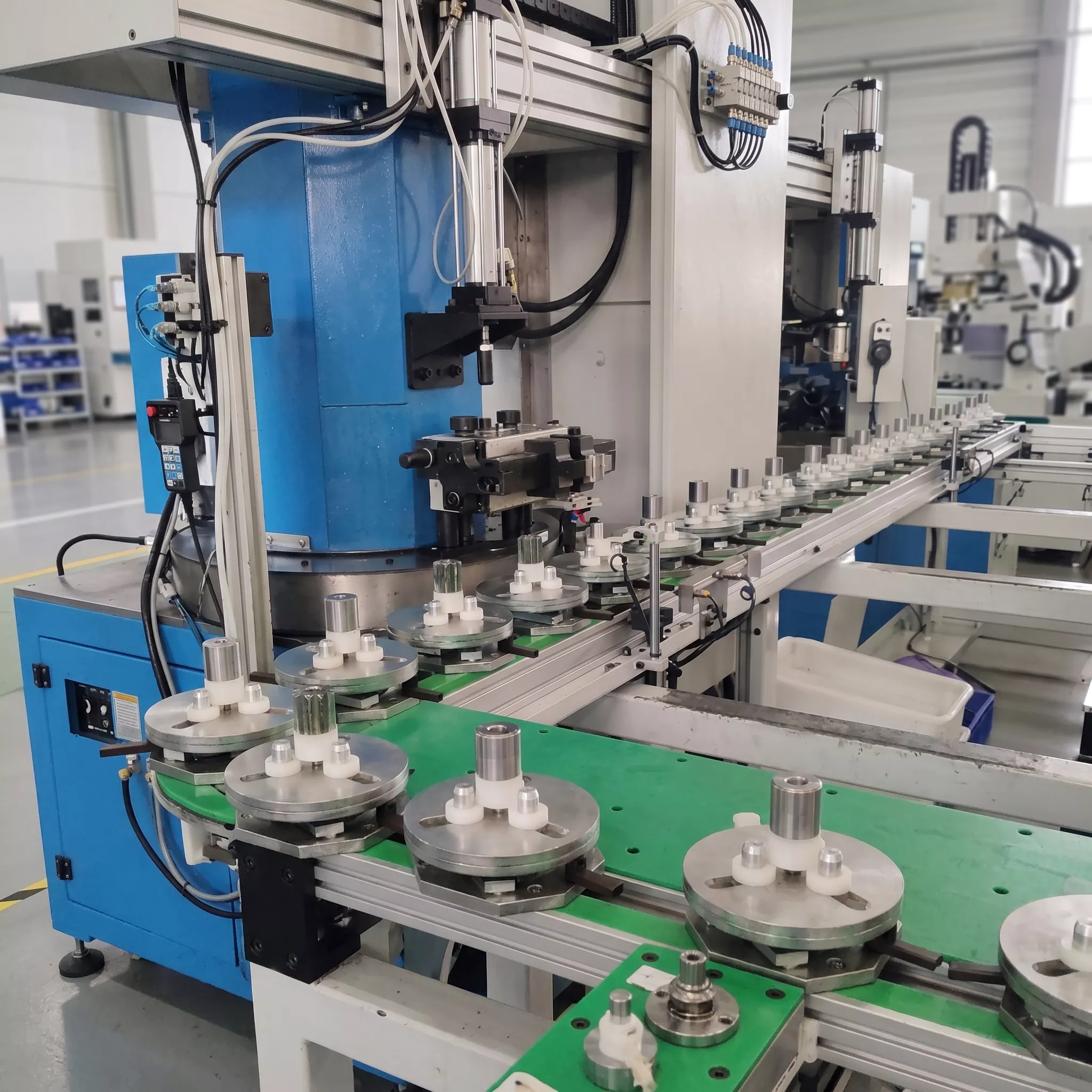 EP-150 B-axis permanent magnet direct-drive spindle and C-axis rotary table component detail